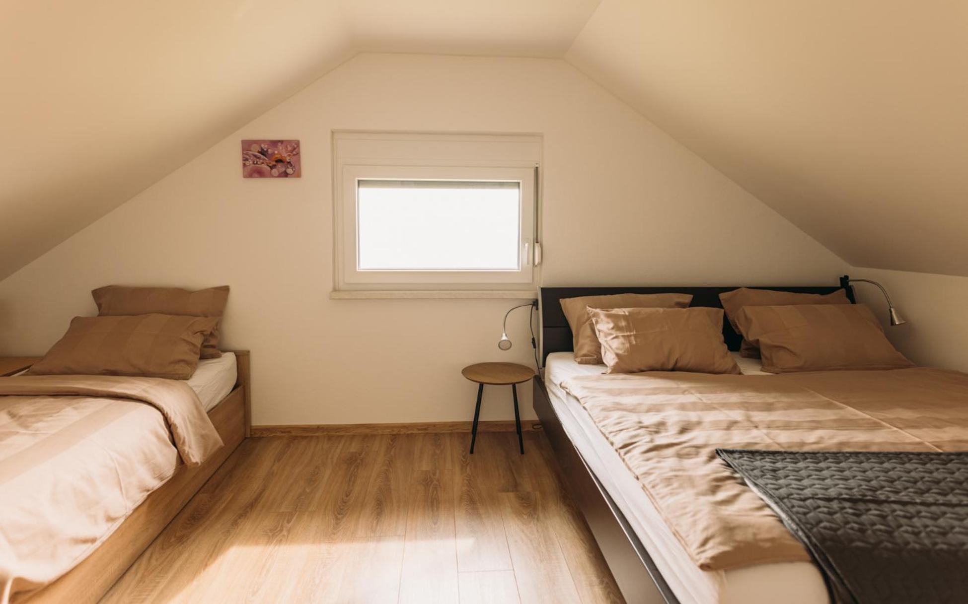 Apartma Hisa Na Ravnah With Hot Tub Pišece 외부 사진