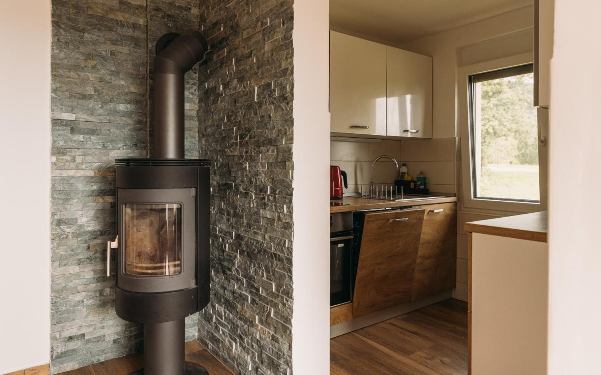 Apartma Hisa Na Ravnah With Hot Tub Pišece 외부 사진